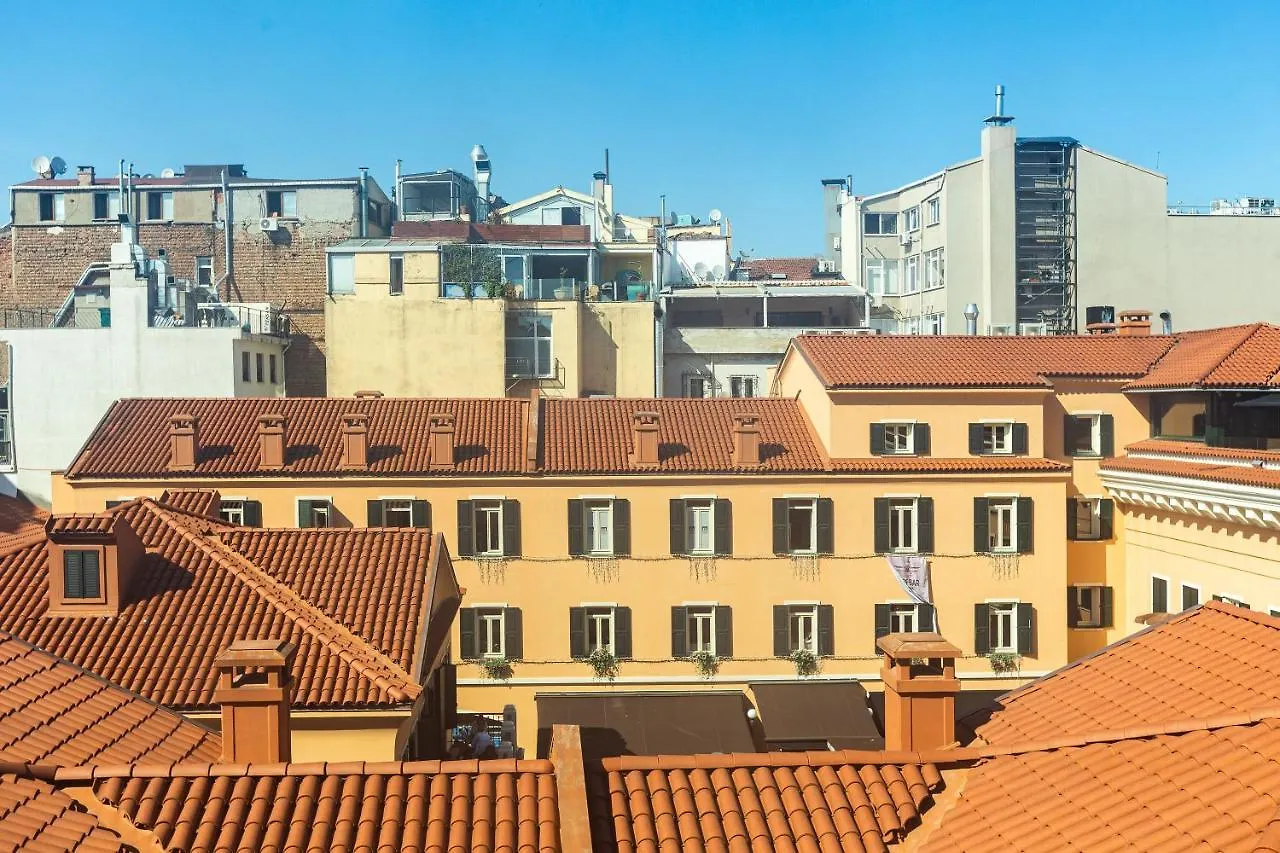 Eclectic Home Near Galata Tower In Beyoglu Стамбул