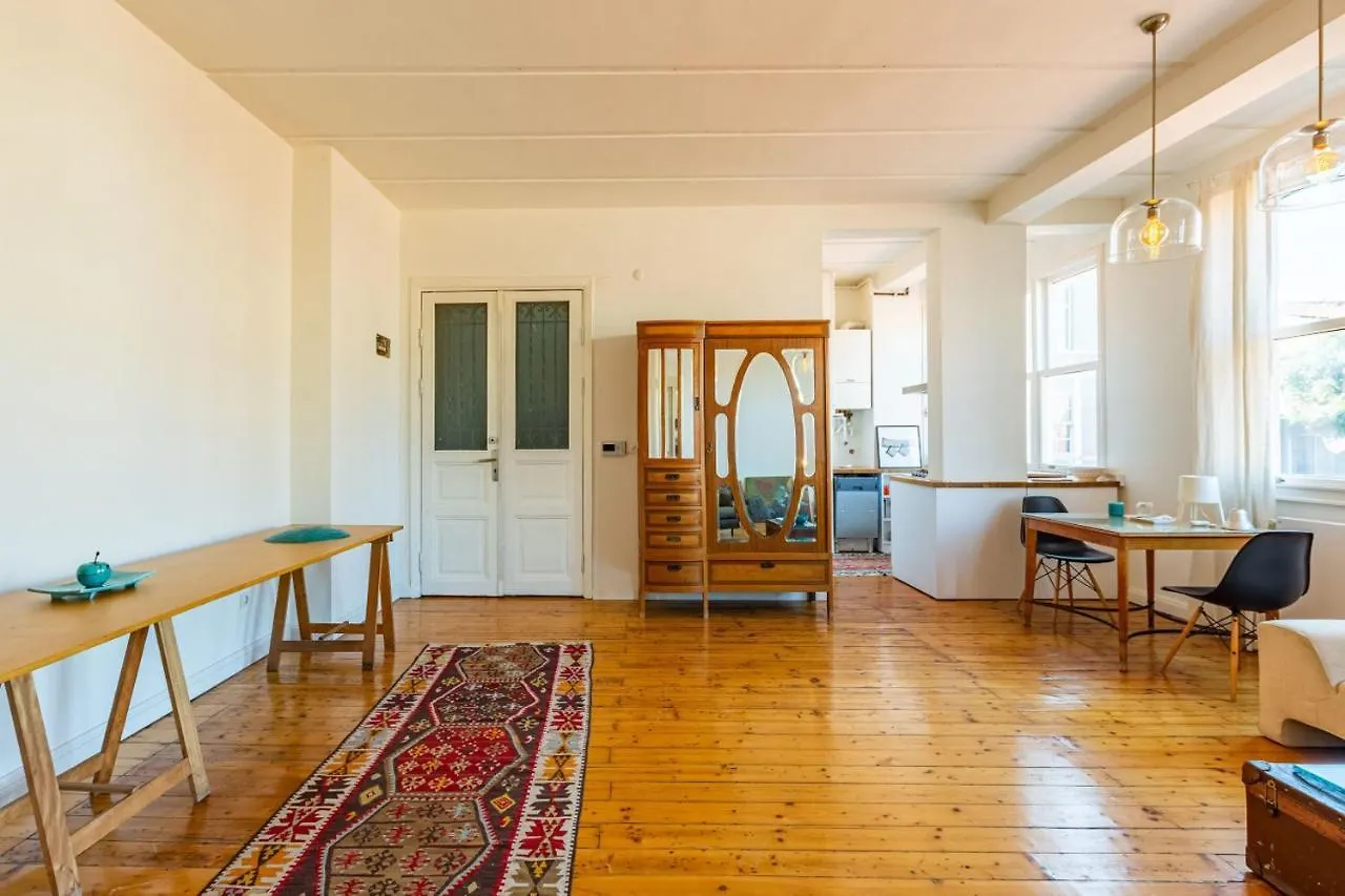 Eclectic Home Near Galata Tower In Beyoglu Стамбул 0*,  Турция